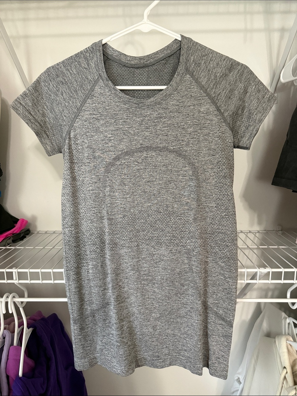 lululemon athletica Heather Gray Short Sleeve swiftly tech